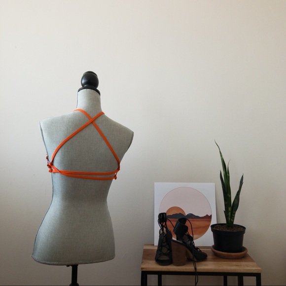 La Vie En Rose 🌹 Bikini Top - Picture 3 of 6